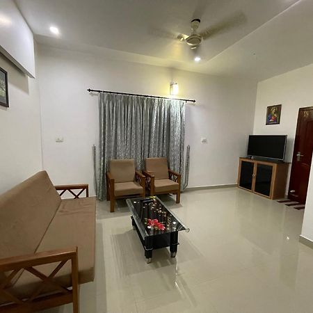 Dream Home Kochi Tripunithura Extérieur photo